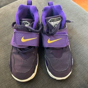 Nike Kids Sneakers in Purple and Gold